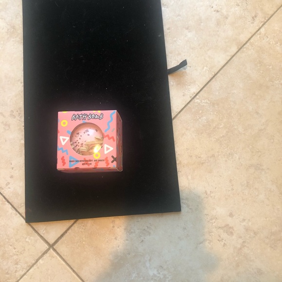 Bath Bomb. Net Weight One Pound - Picture 1 of 3